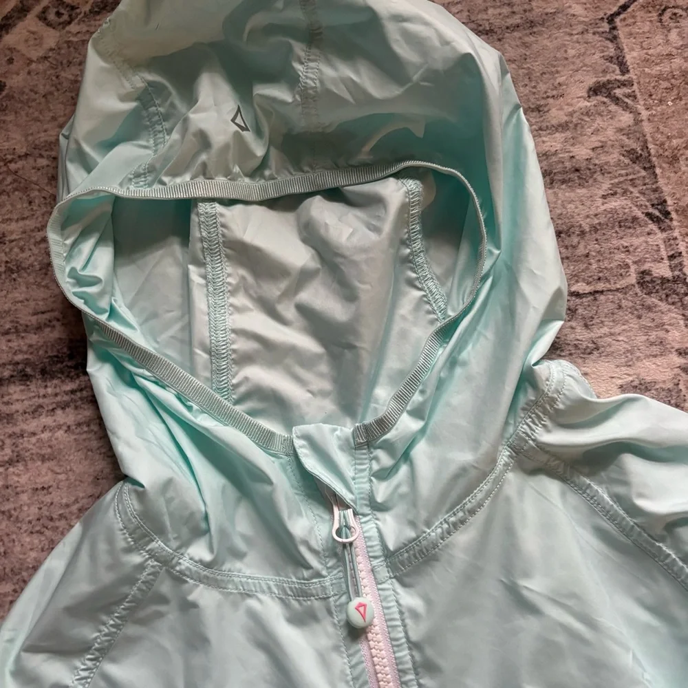 Ivivva girls windbreaker jacket size 14 in blue